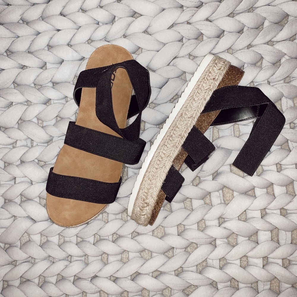 Black strappy platform sandals